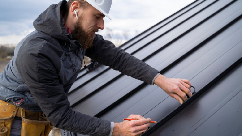 Investir dans l'isolation de votre toiture : un choix judicieux pour votre confort thermique