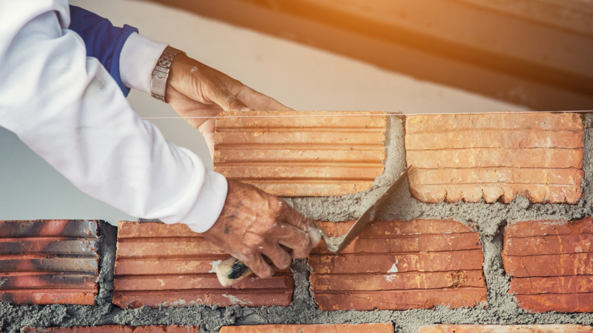Maçon à Angers : construire, rénover ou restaurer votre maison en toute confiance