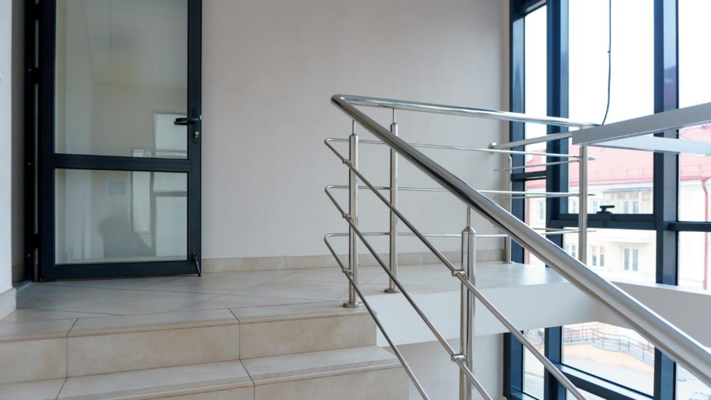 Garde-corps en inox sur mesure : esthétique et sécurité garanties